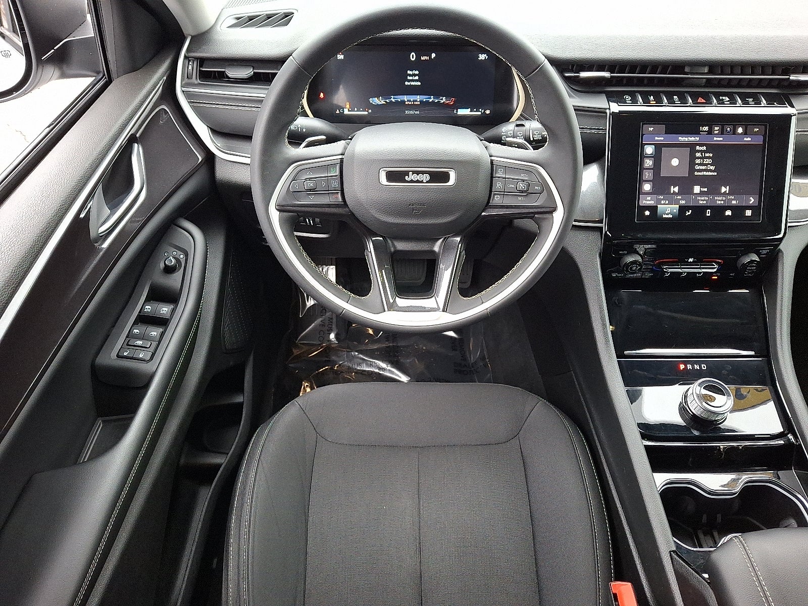 2023 Jeep Grand Cherokee Laredo 4x4 4WD