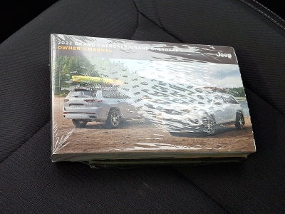 2023 Jeep Grand Cherokee Laredo 4x4 4WD