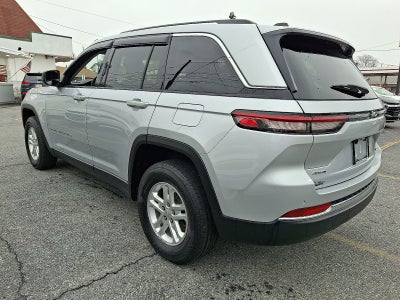 2023 Jeep Grand Cherokee Laredo 4x4 4WD