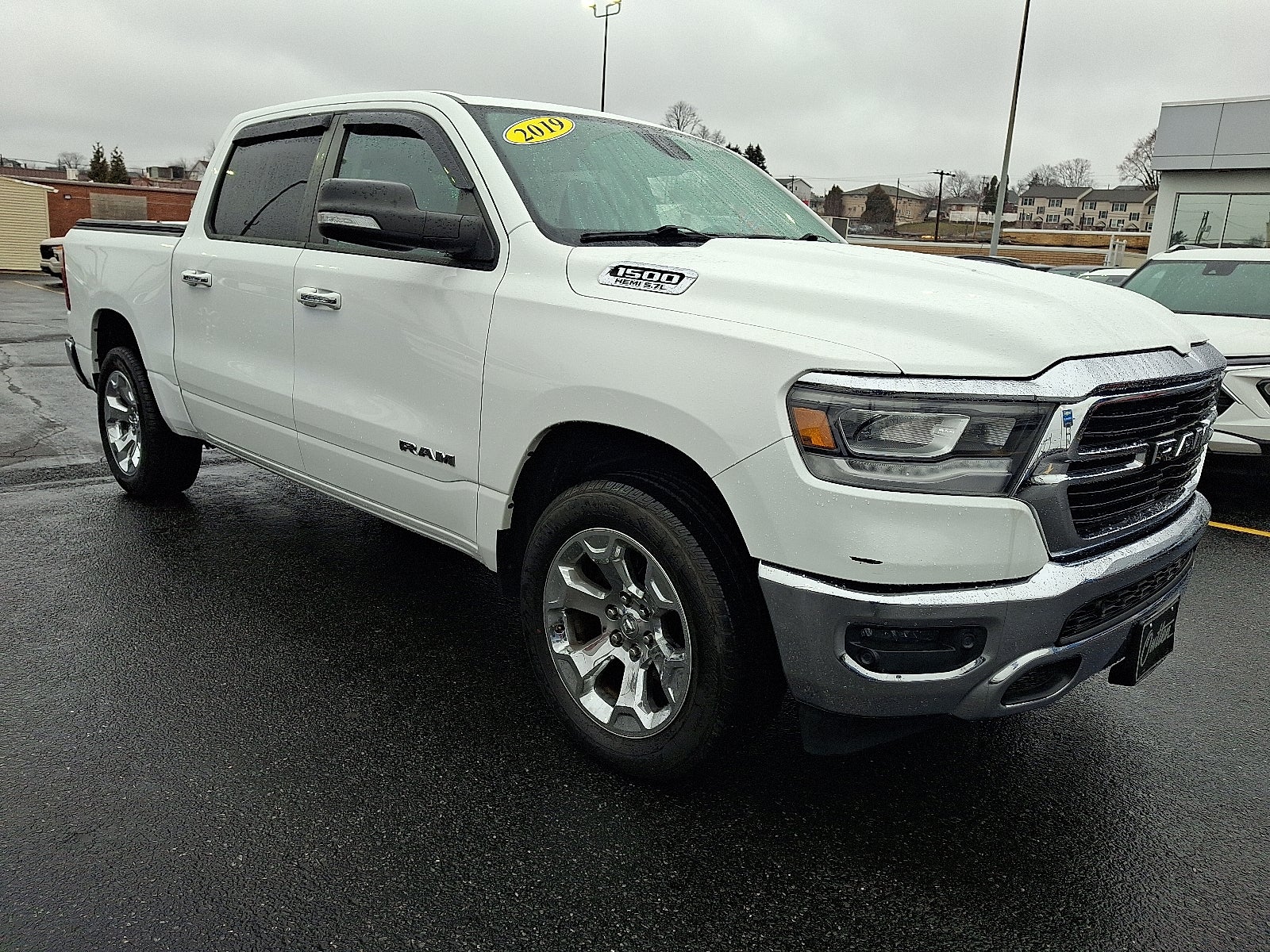 2019 RAM 1500 Big Horn/Lone Star Crew Cab 4x4 5'7" Box 4WD