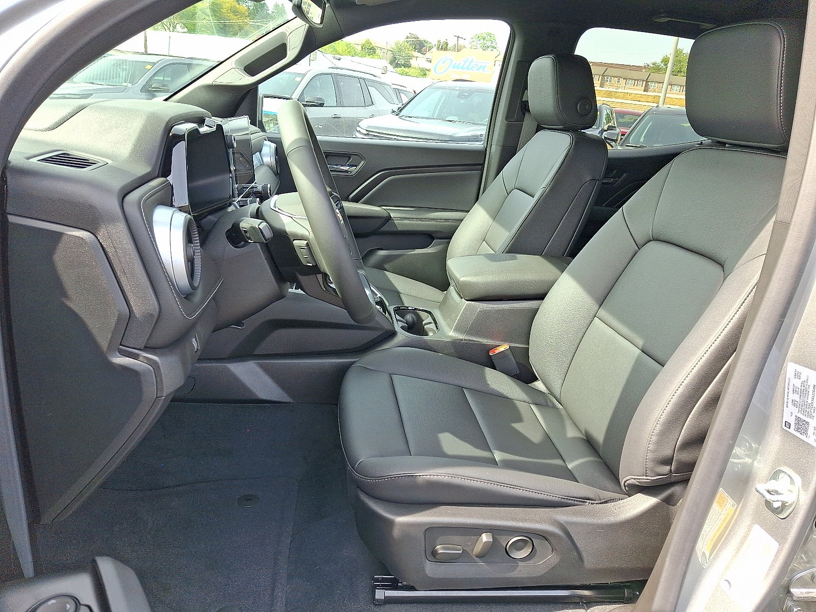 2025 Chevrolet Colorado WT/LT