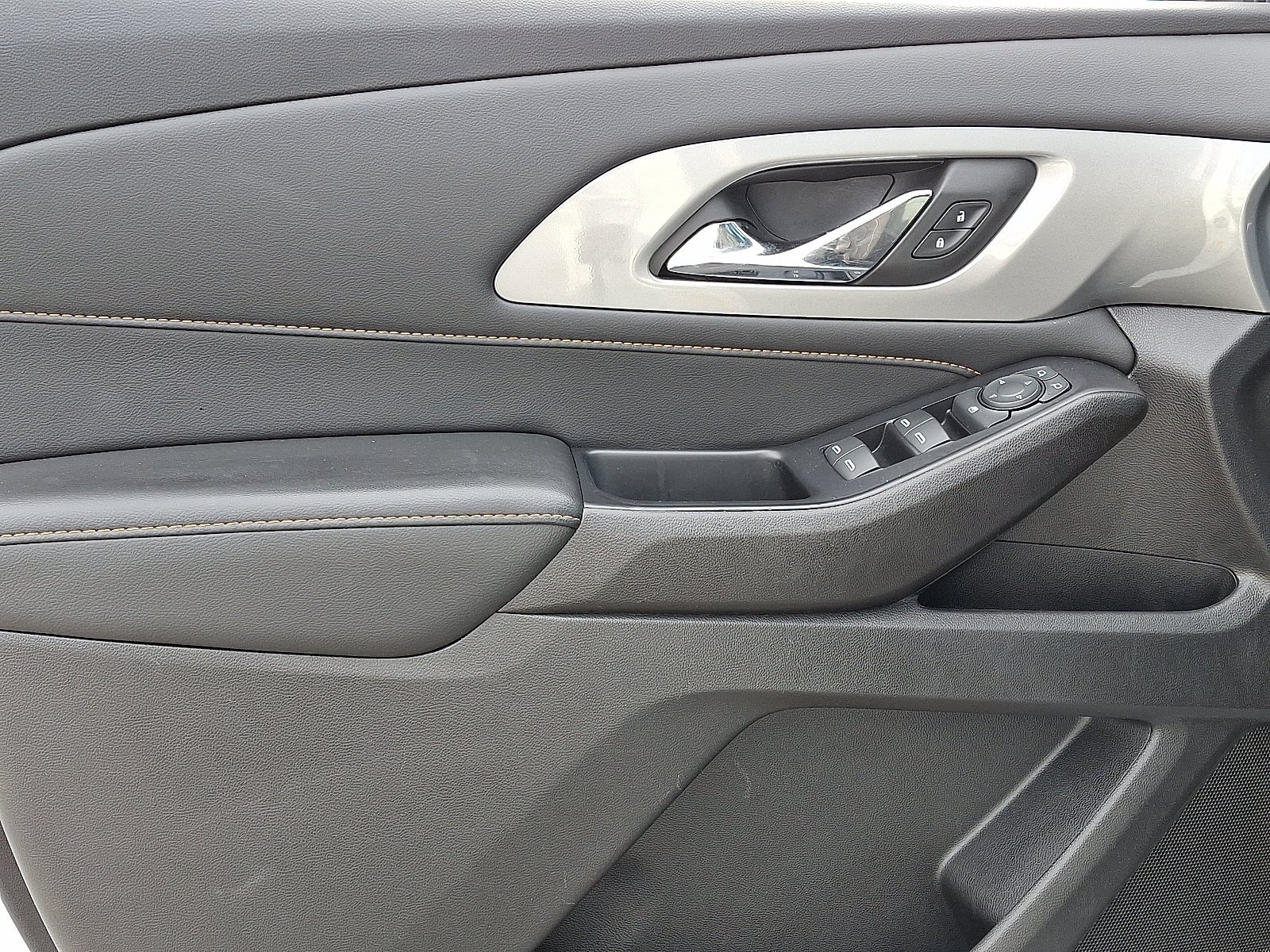 2021 Chevrolet Traverse LS FWD