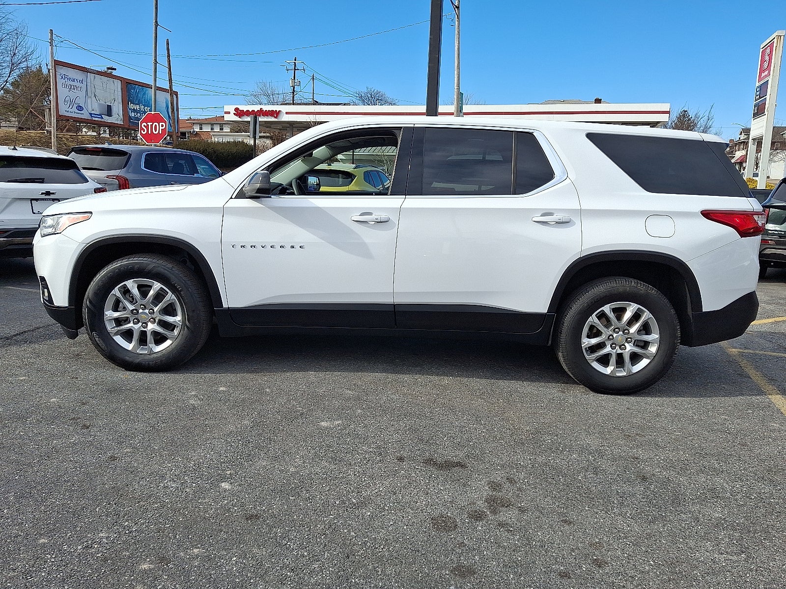 2021 Chevrolet Traverse LS FWD