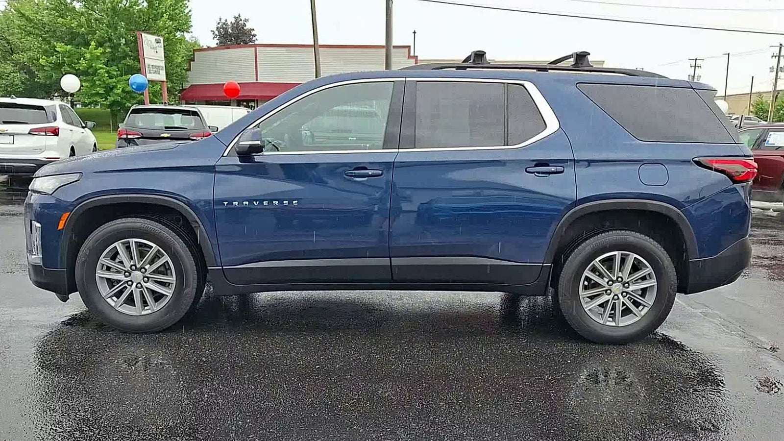 2023 Chevrolet Traverse LT Cloth