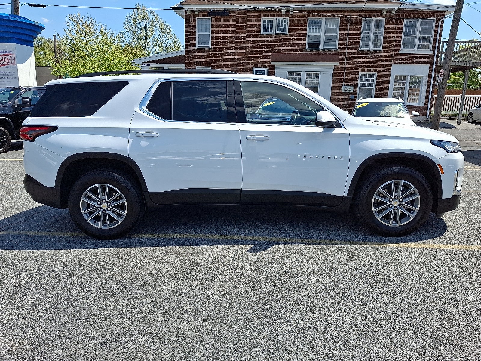 2023 Chevrolet Traverse LT Leather AWD