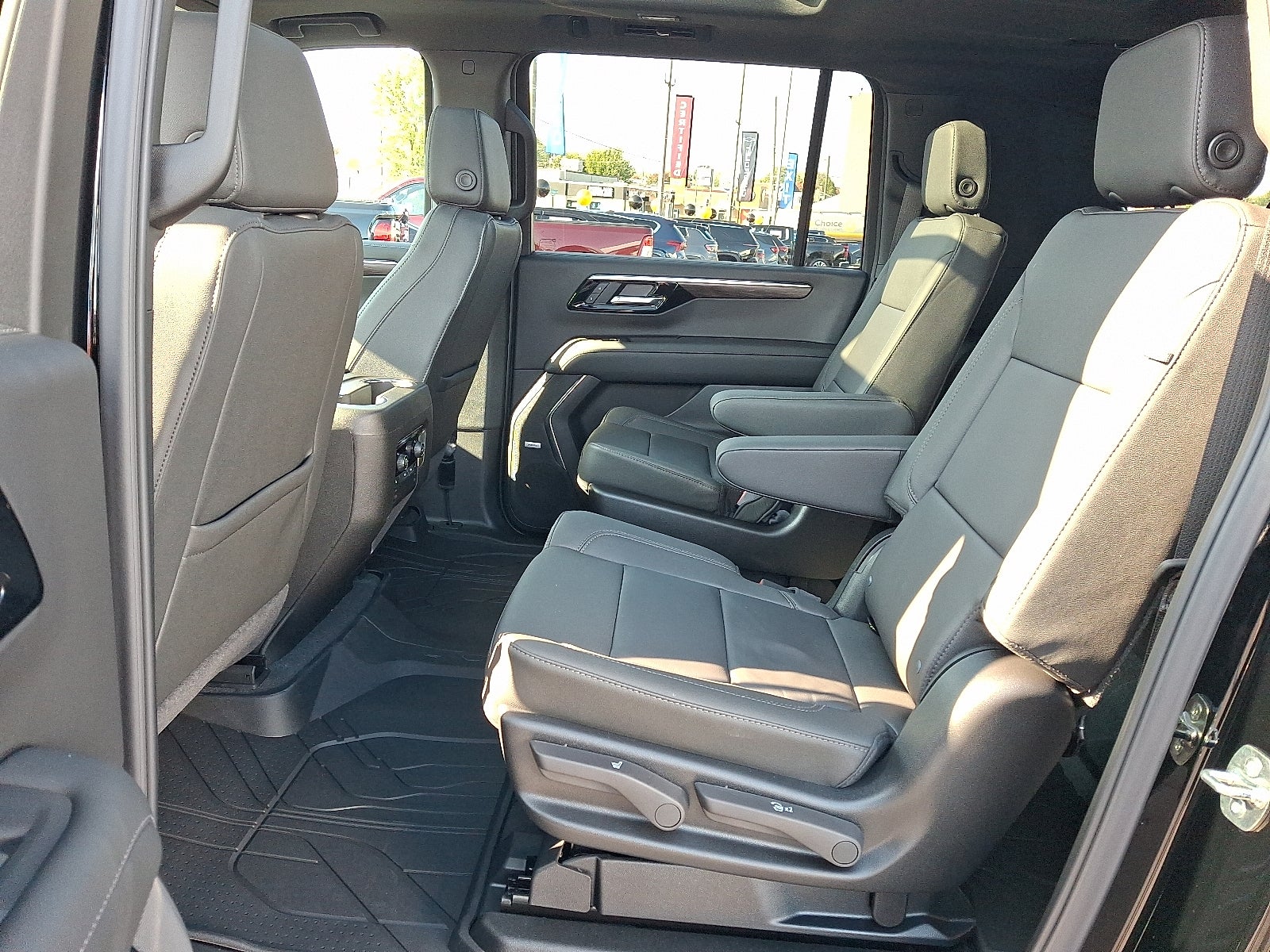 2027 Chevrolet Suburban LT 4WD