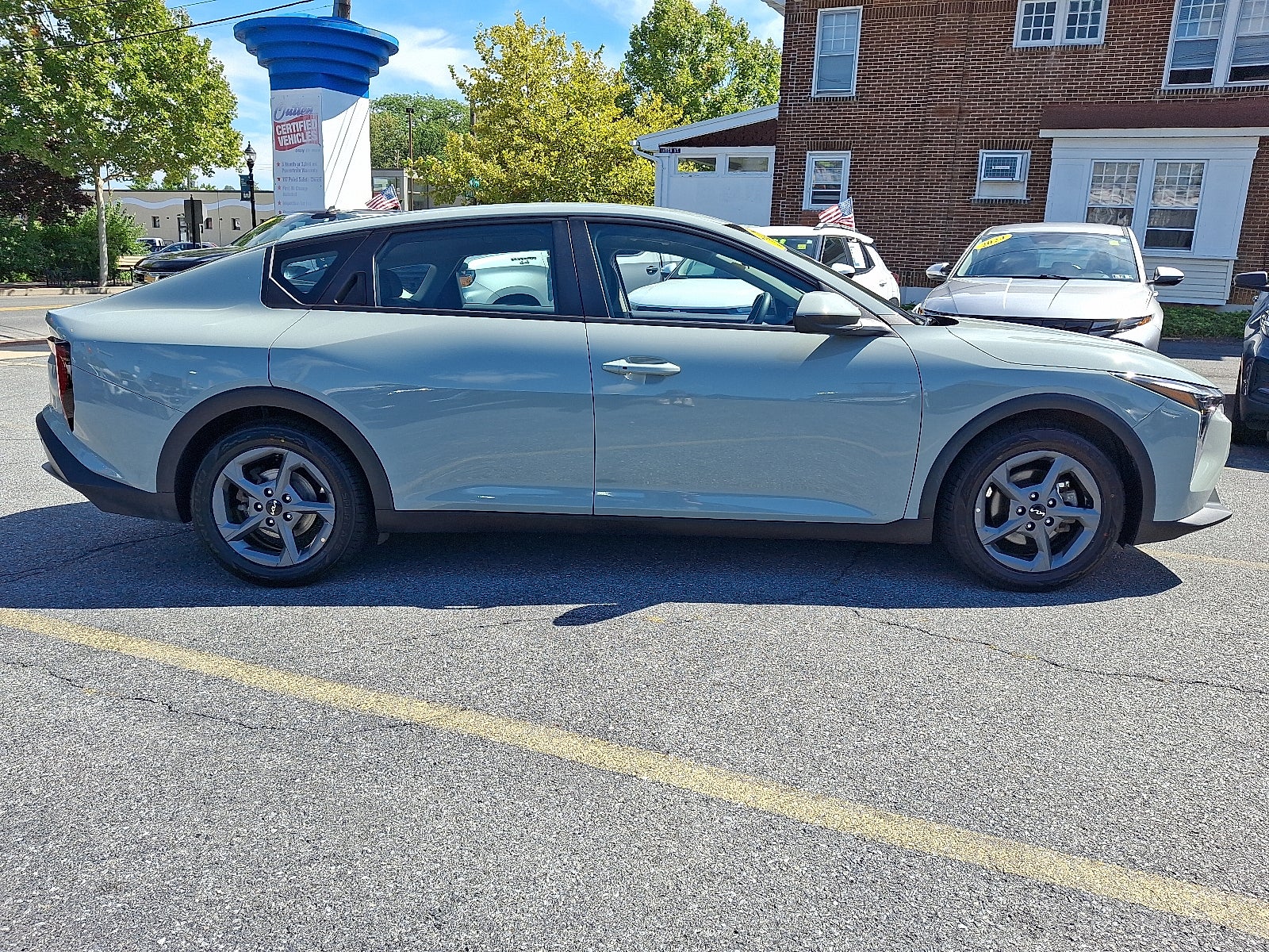 2025 Kia K4 LXS FWD