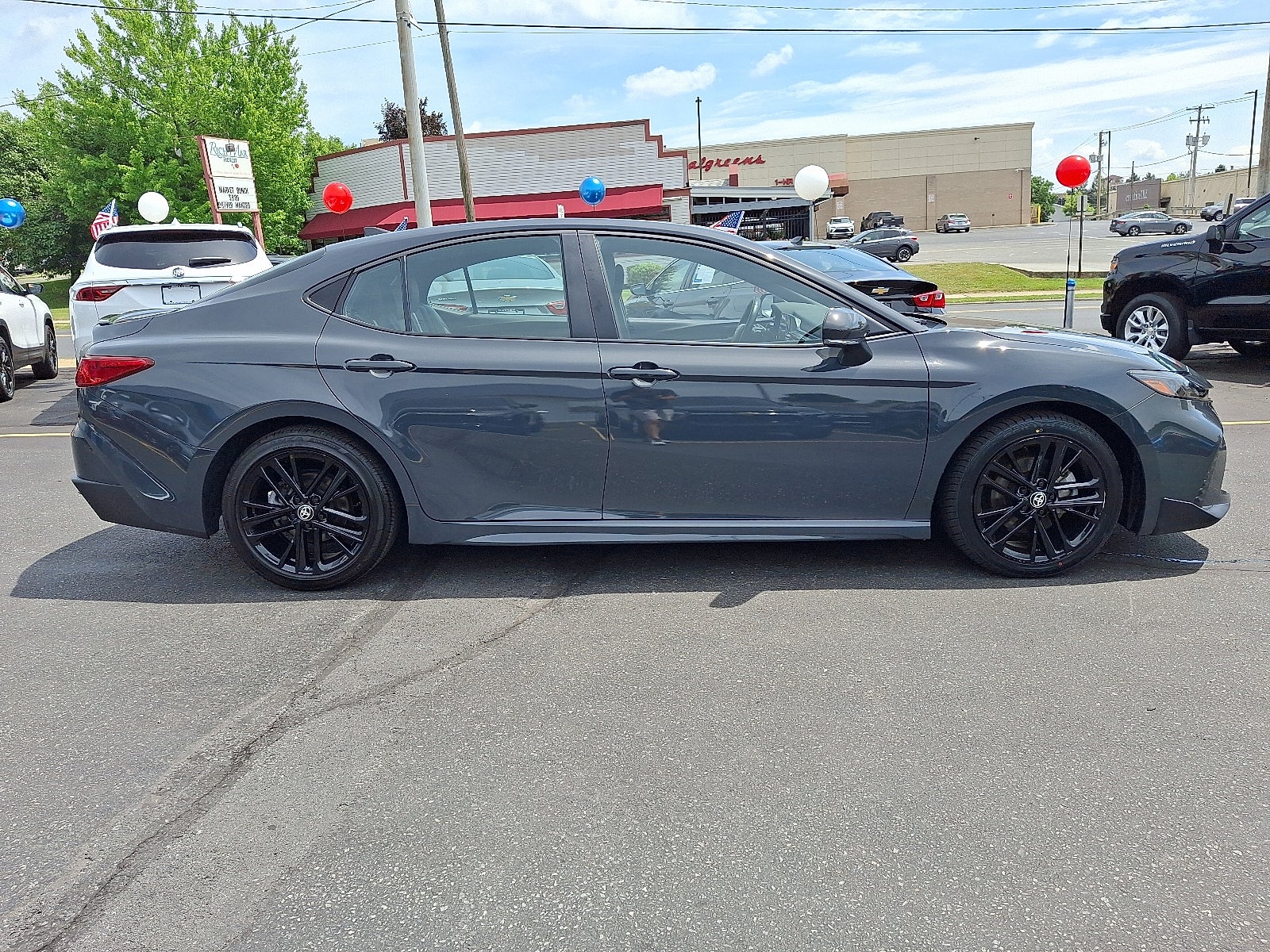 2025 Toyota Camry LE FWD