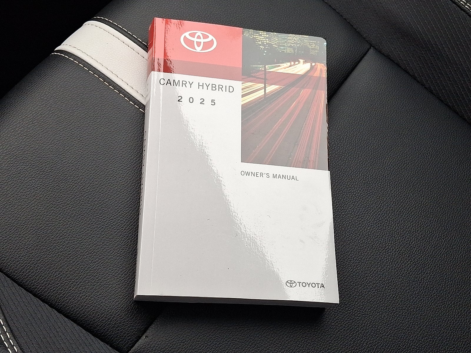 2025 Toyota Camry LE FWD