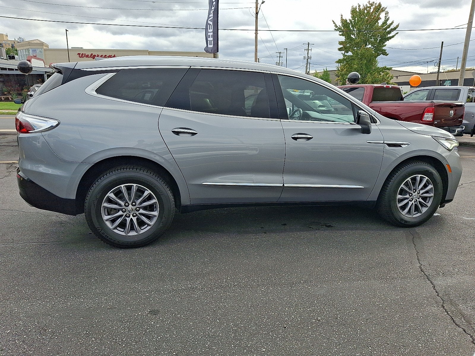 2023 Buick Enclave Essence AWD
