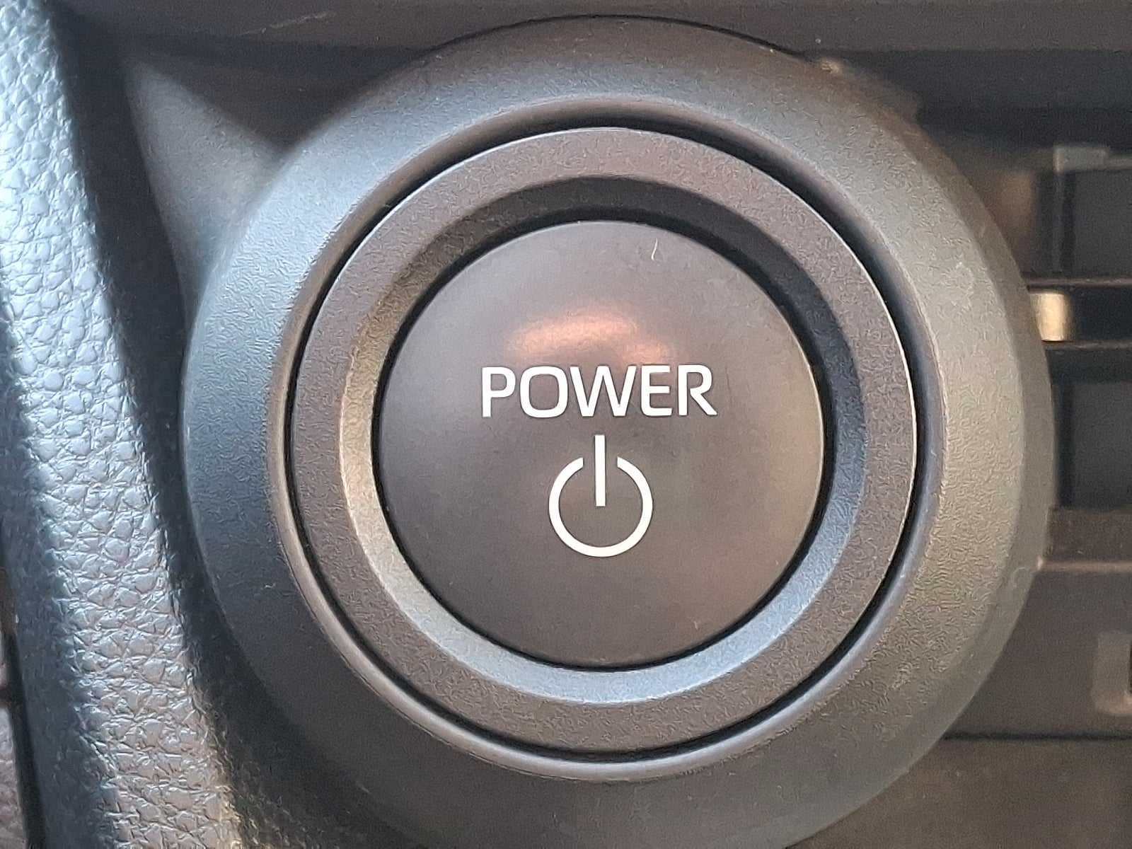 2025 Toyota Prius LE FWD