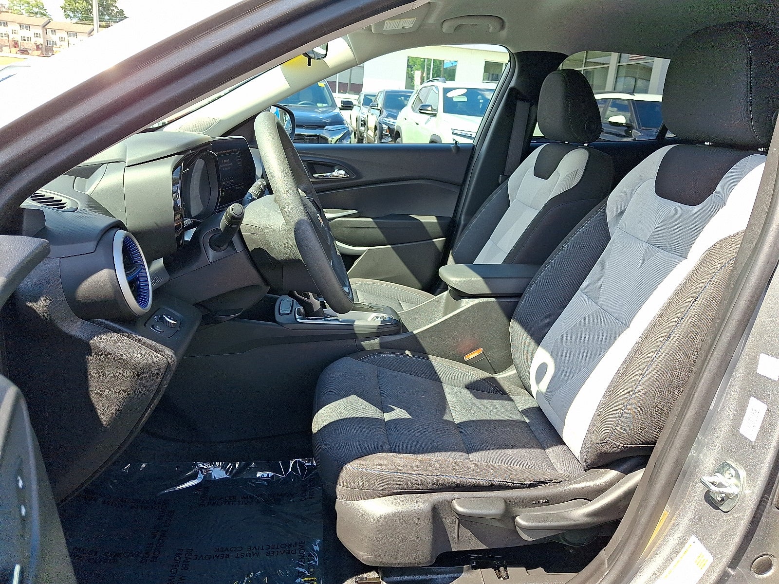 2025 Chevrolet Trax LS FWD