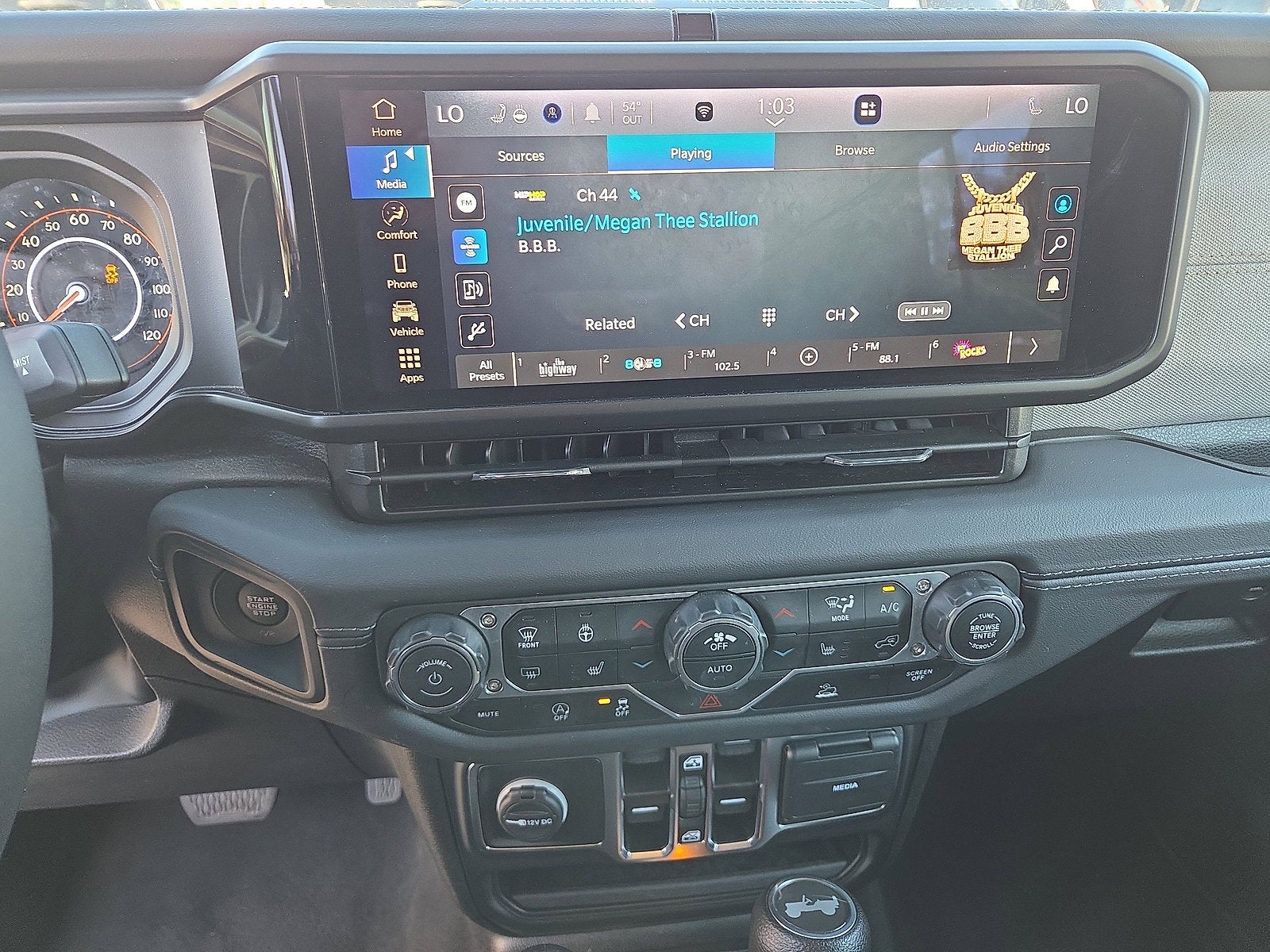 2025 Jeep Wrangler Sahara 4WD