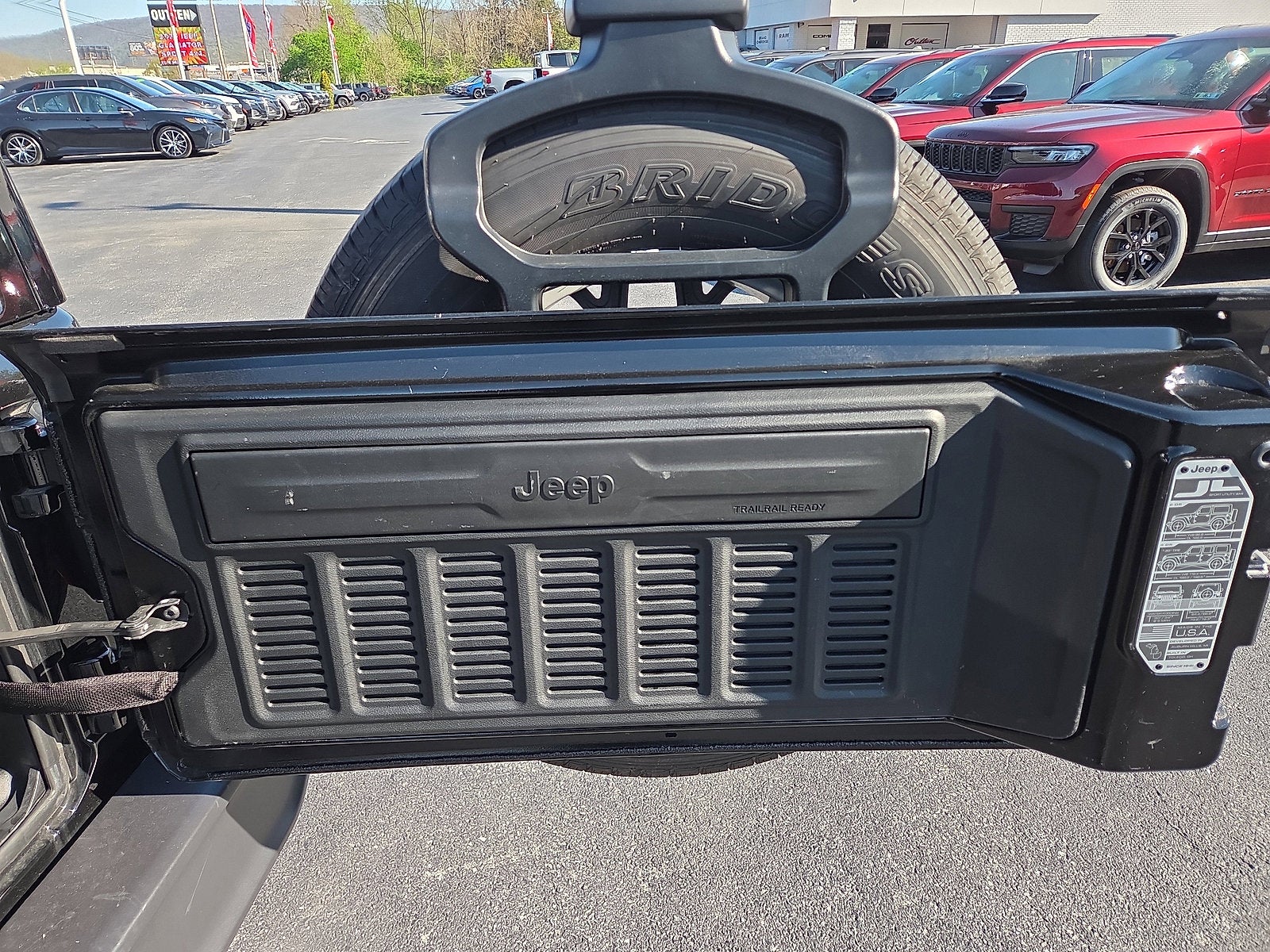 2025 Jeep Wrangler Sahara 4WD