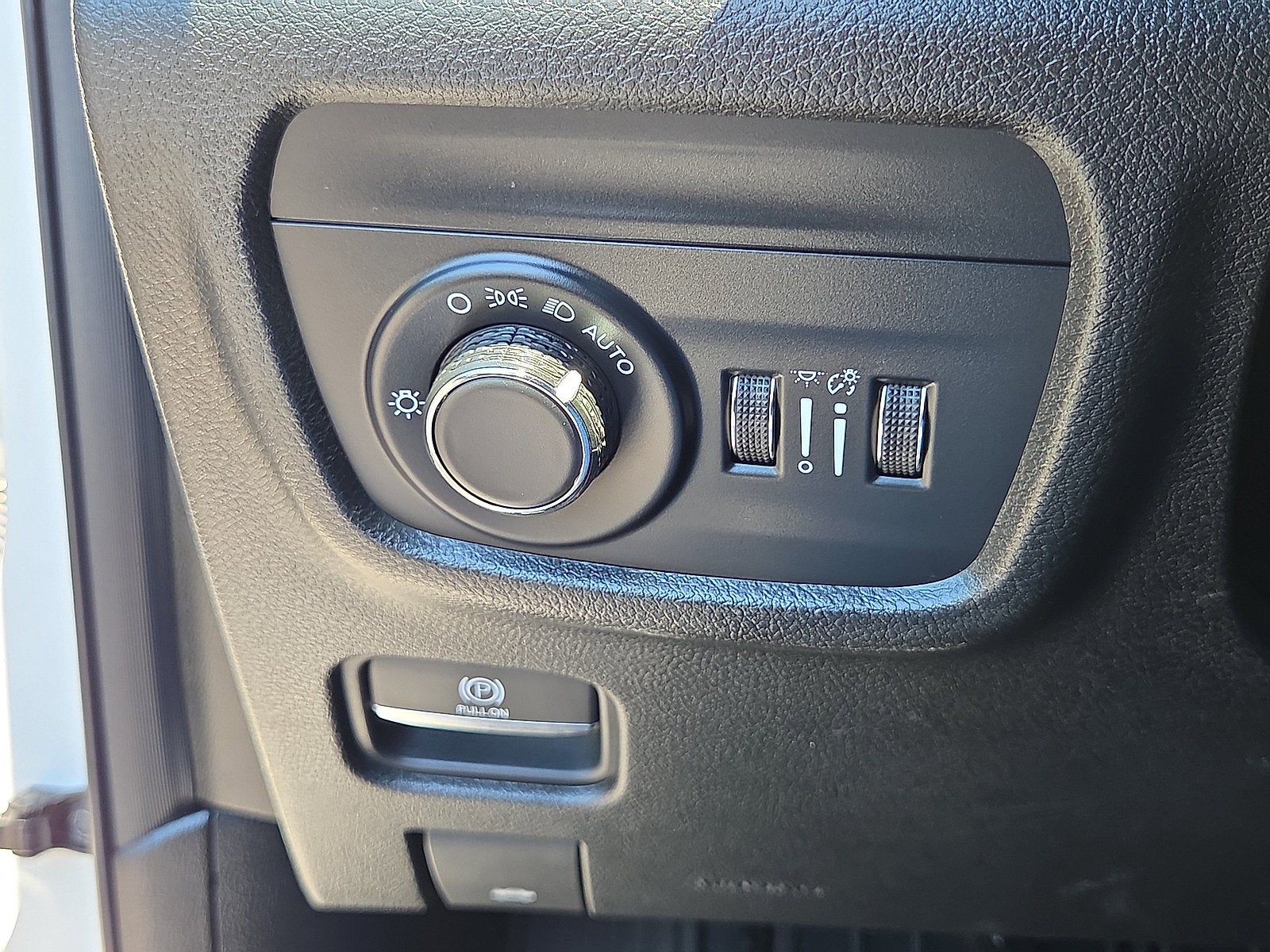2023 Jeep Grand Cherokee Altitude 4WD