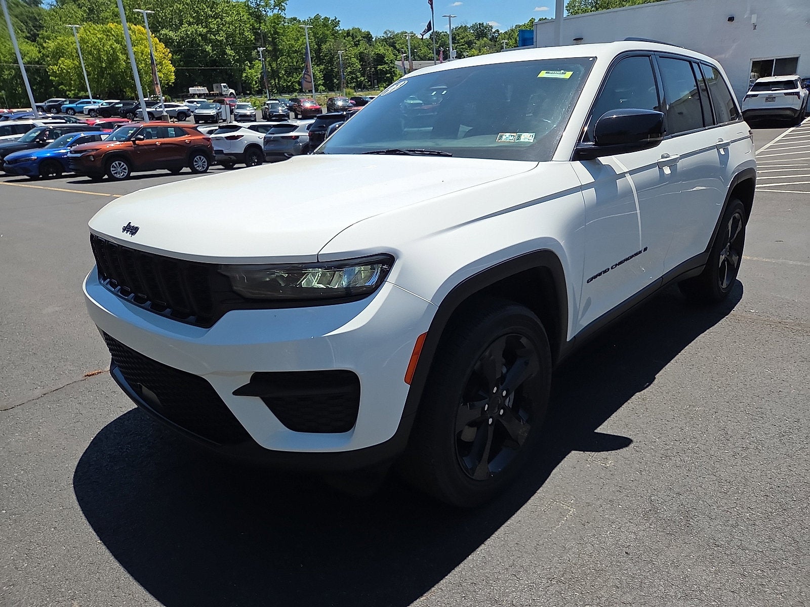 2023 Jeep Grand Cherokee Altitude 4WD