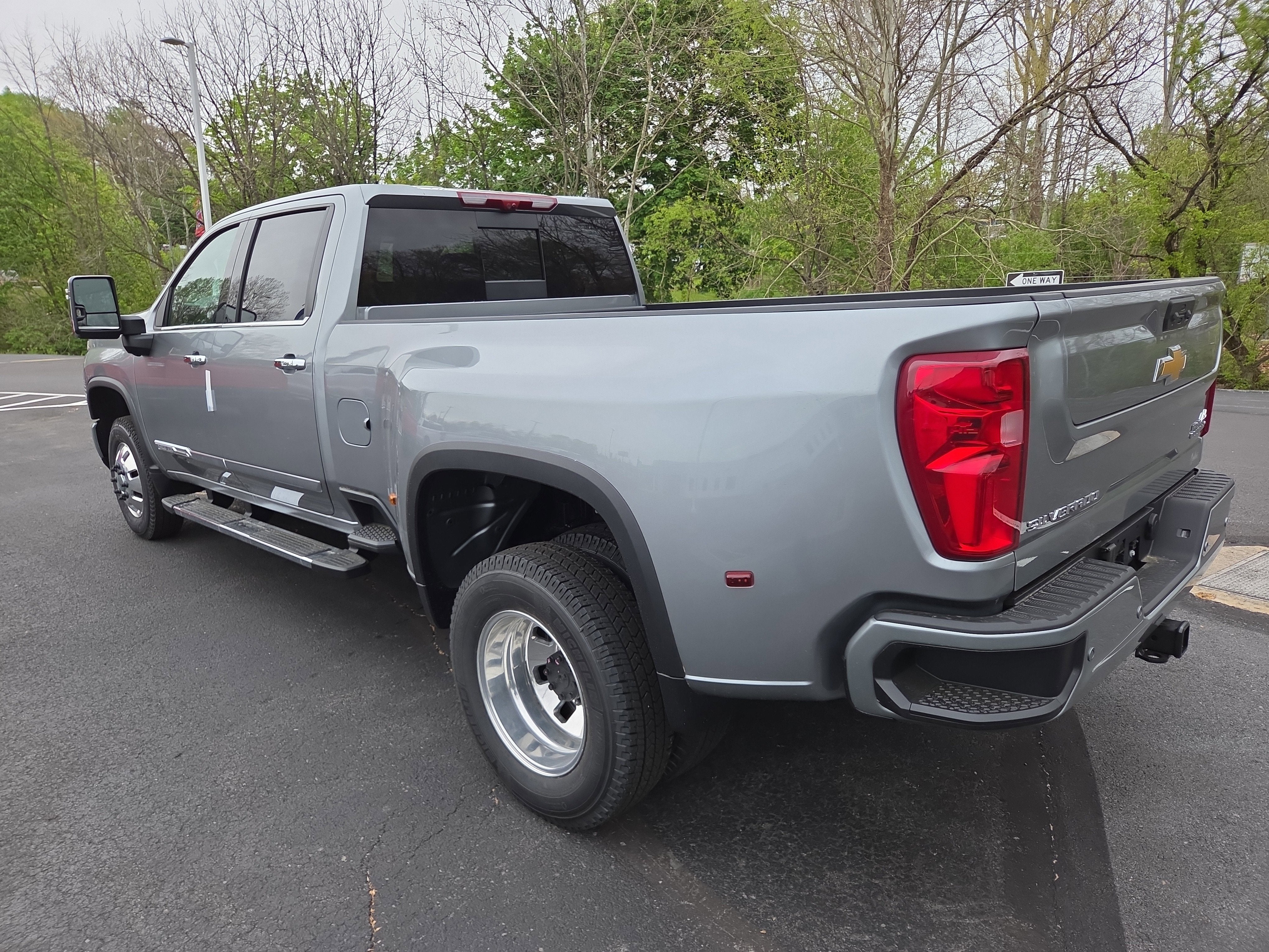 2026 Chevrolet Silverado 3500 HD High Country DRW 4WD