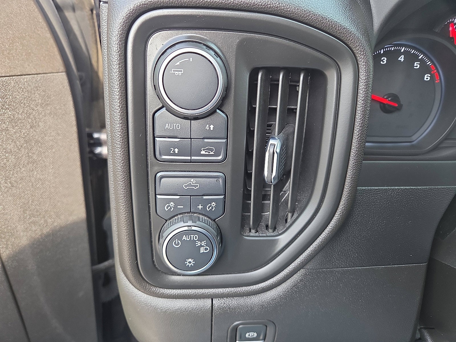 2022 Chevrolet Silverado 1500 Custom 4WD