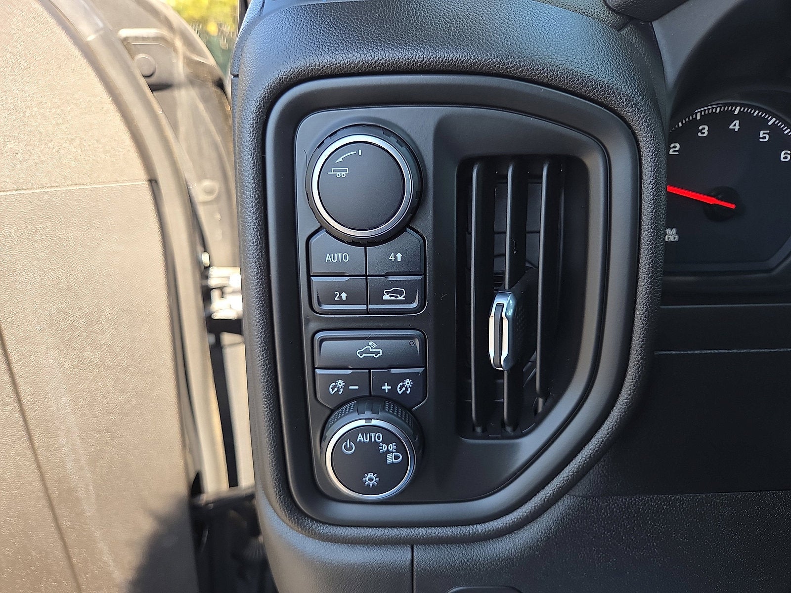 2022 Chevrolet Silverado 1500 LTD Custom 4WD