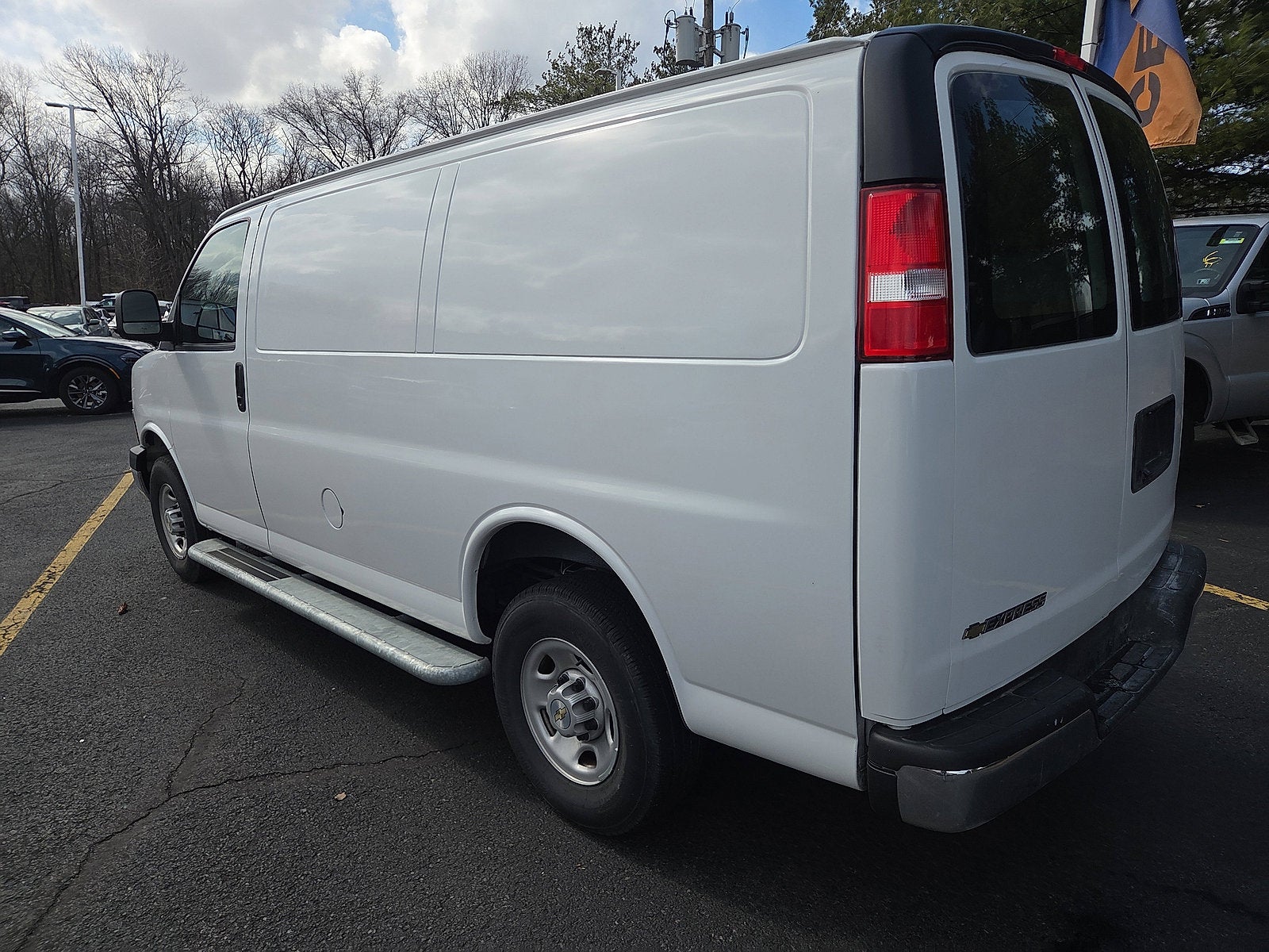2024 Chevrolet Express Cargo 2500 WT RWD
