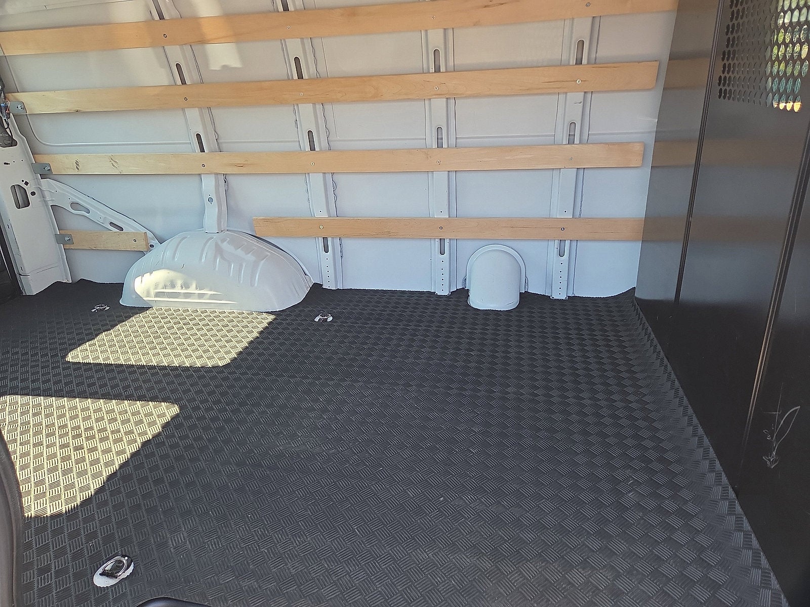 2024 Chevrolet Express Cargo 2500 WT RWD