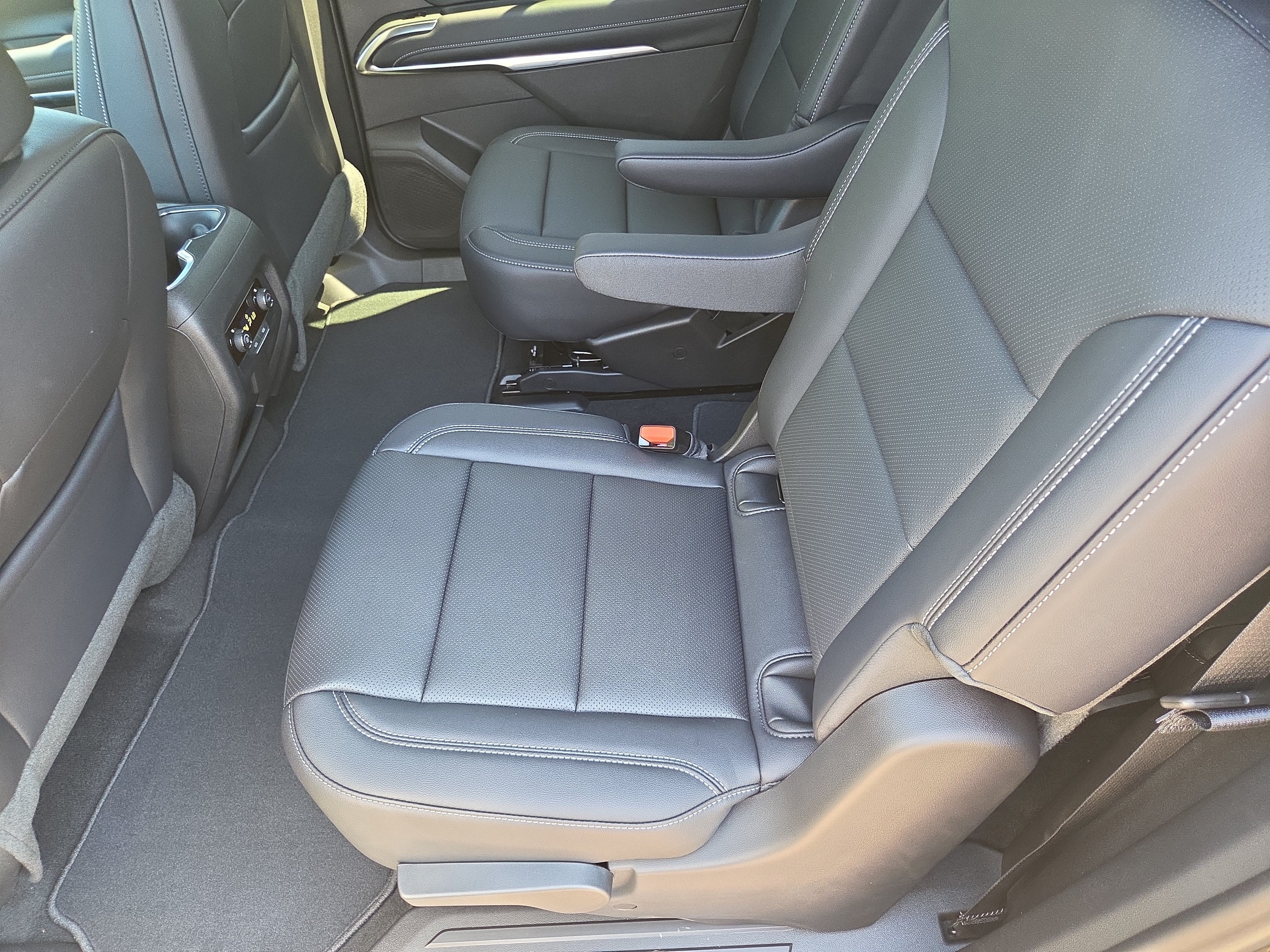 2027 Chevrolet Traverse LT AWD