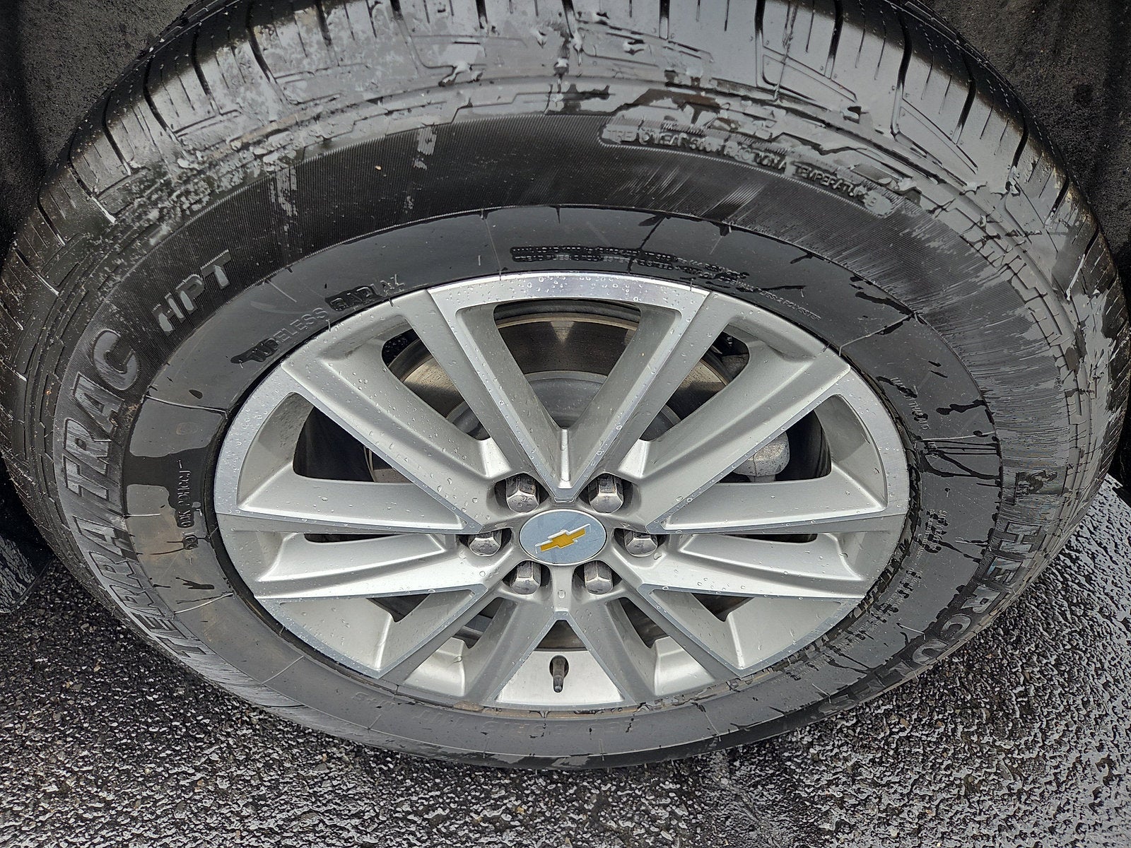 2023 Chevrolet Traverse LT Cloth AWD