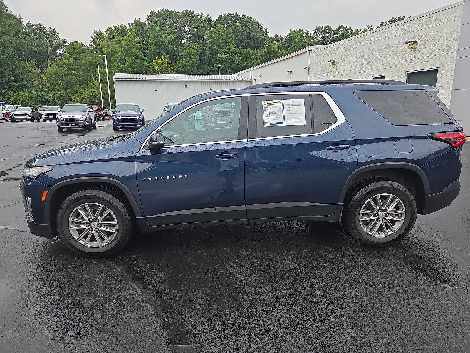 2023 Chevrolet Traverse LT Cloth AWD