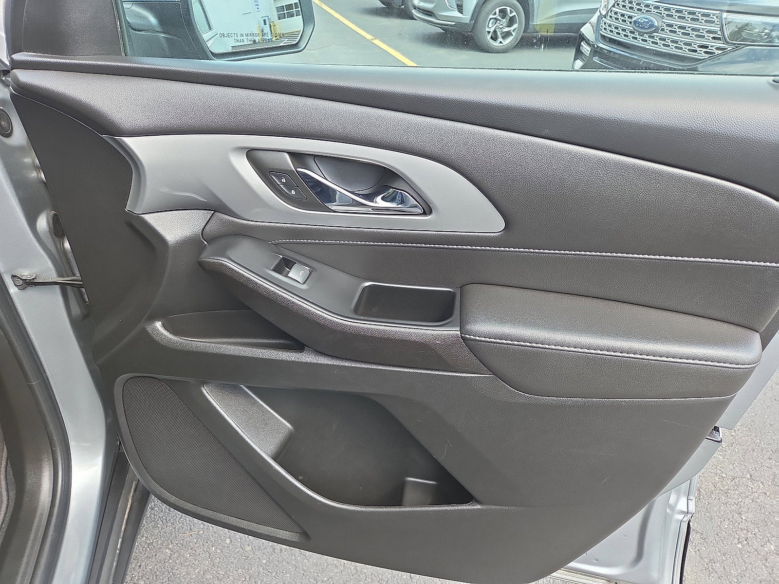 2023 Chevrolet Traverse LT Cloth AWD