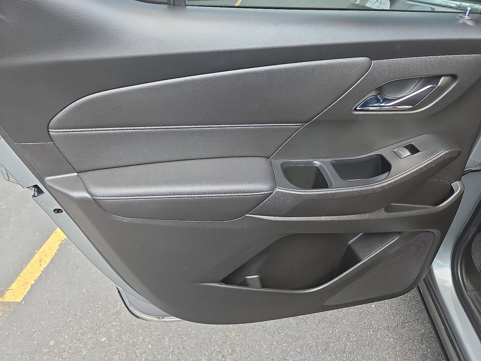 2023 Chevrolet Traverse LT Cloth AWD