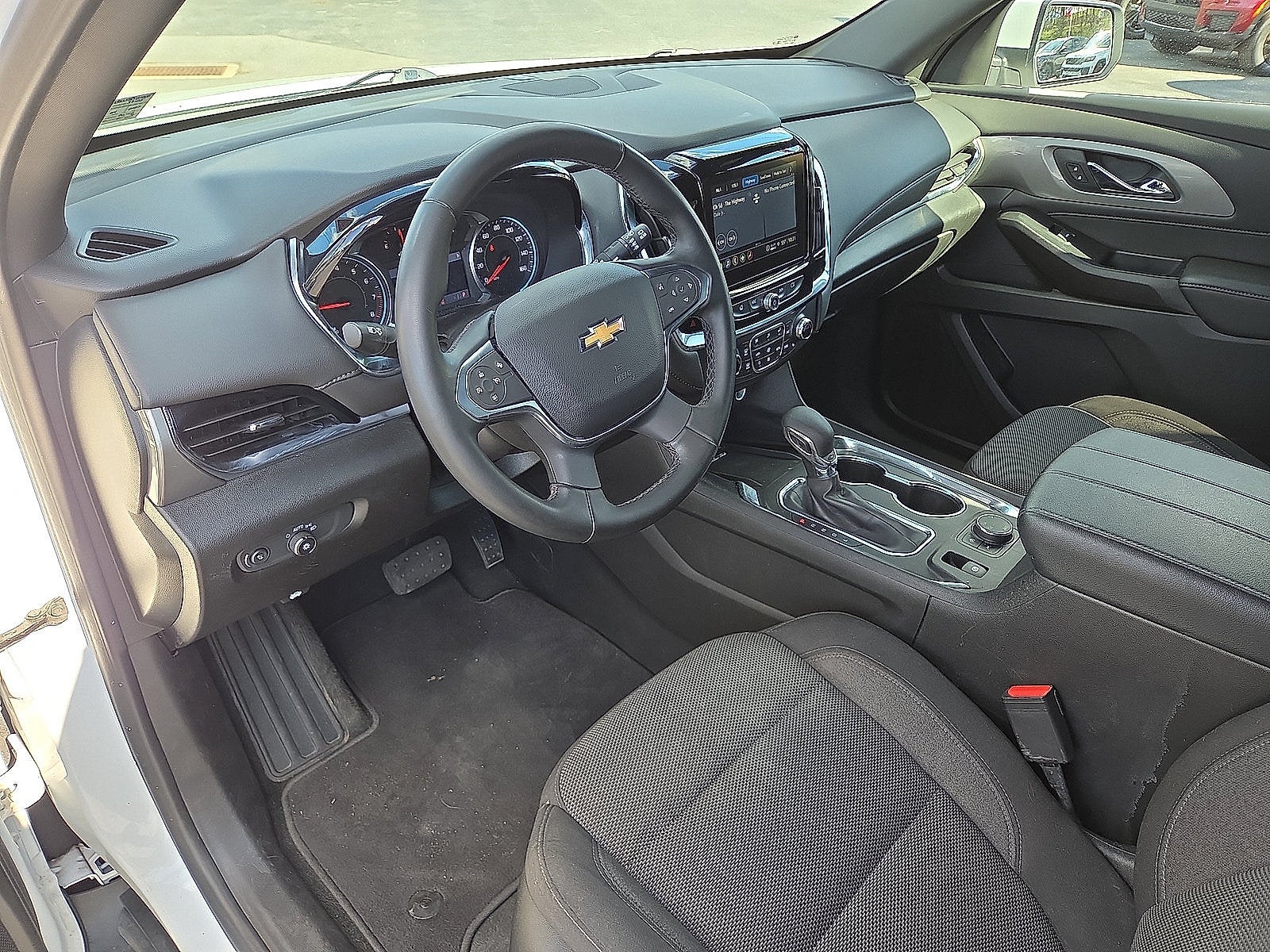 2023 Chevrolet Traverse LT Cloth AWD