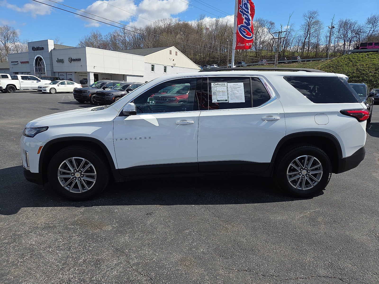 2023 Chevrolet Traverse LT Cloth AWD