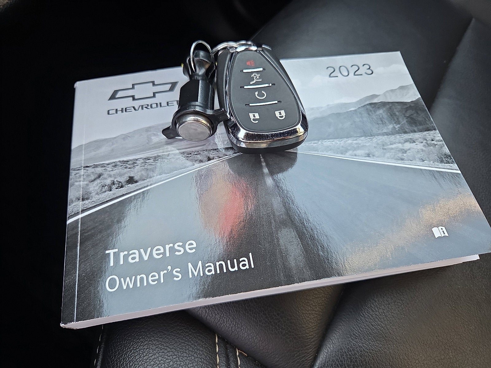 2023 Chevrolet Traverse LT Leather 