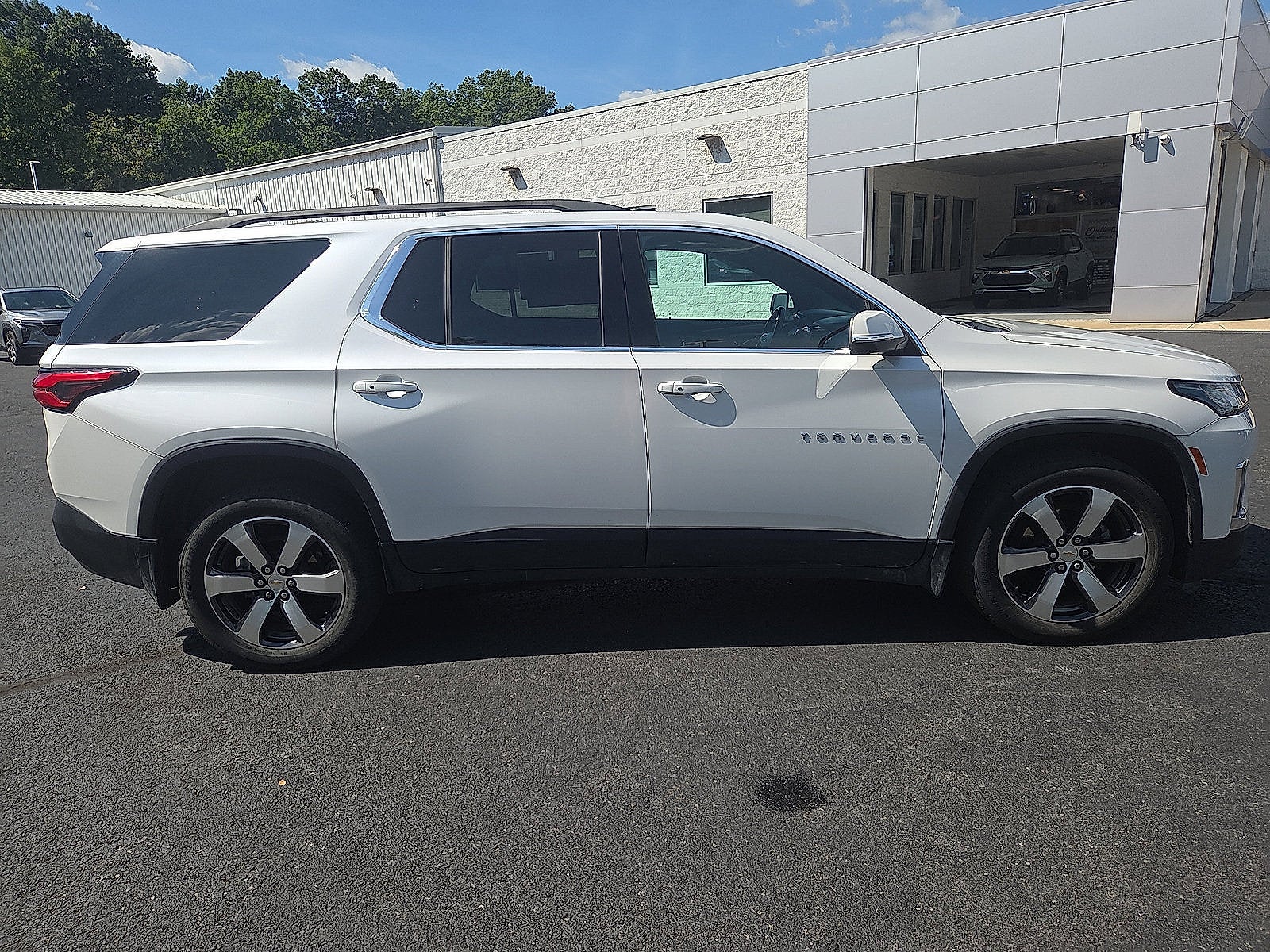 2023 Chevrolet Traverse LT Leather AWD