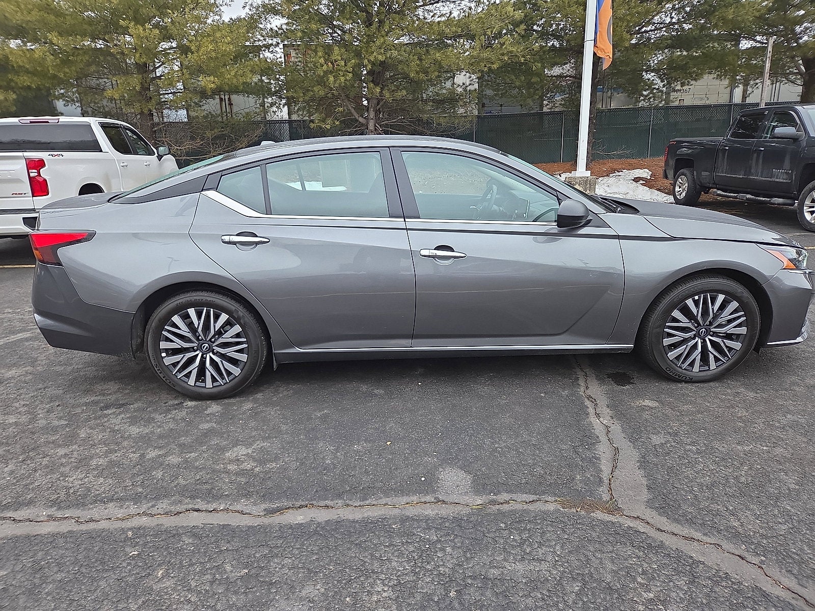 2025 Nissan Altima SV FWD