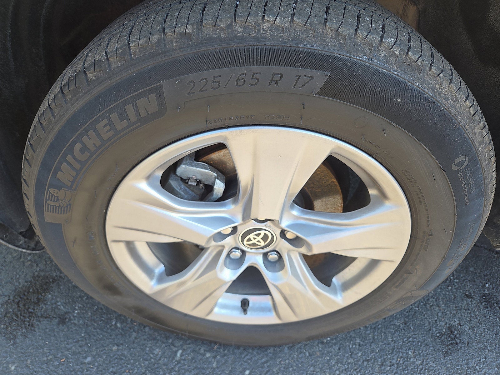 2025 Toyota RAV4 XLE AWD