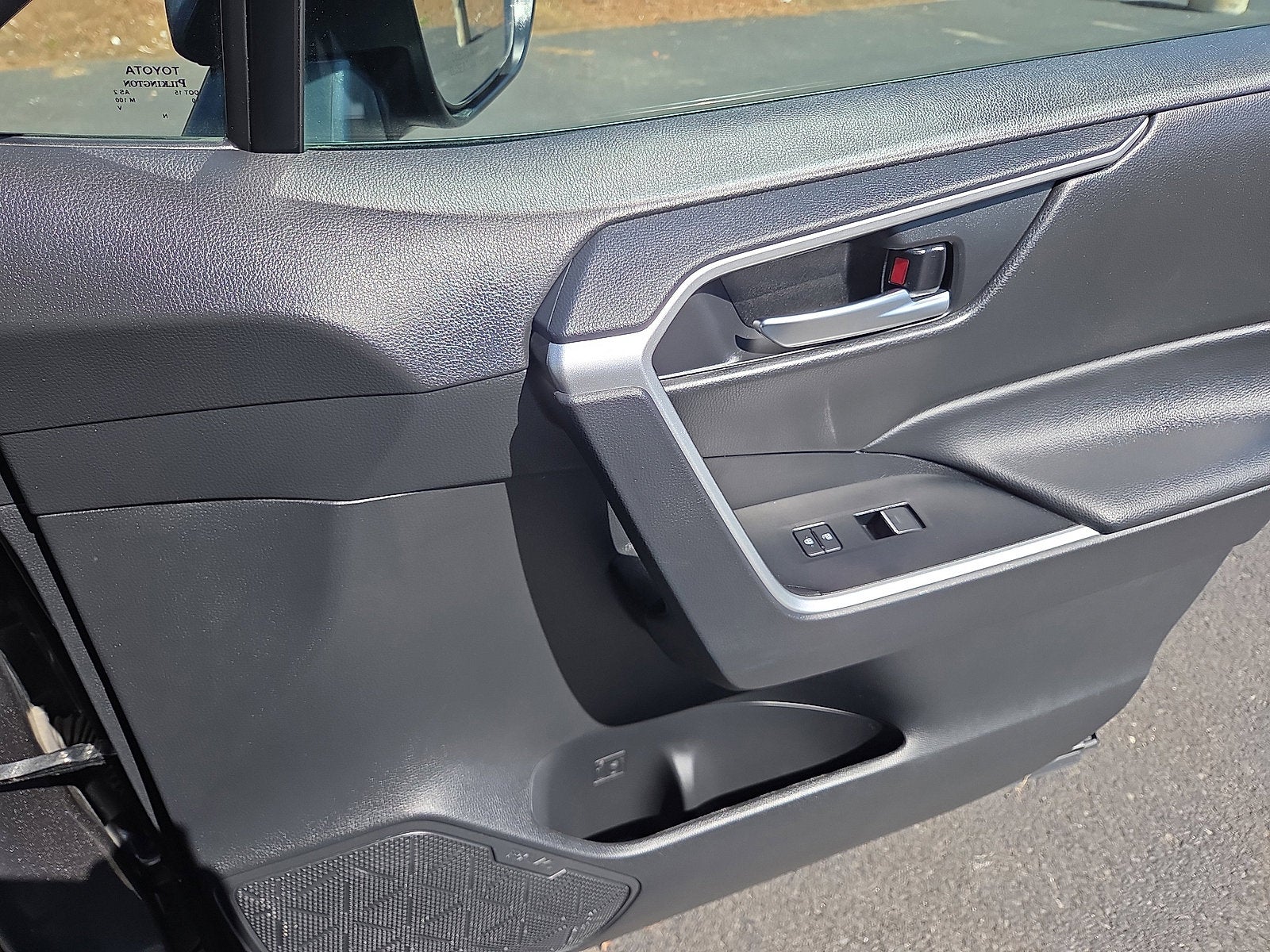 2025 Toyota RAV4 XLE AWD