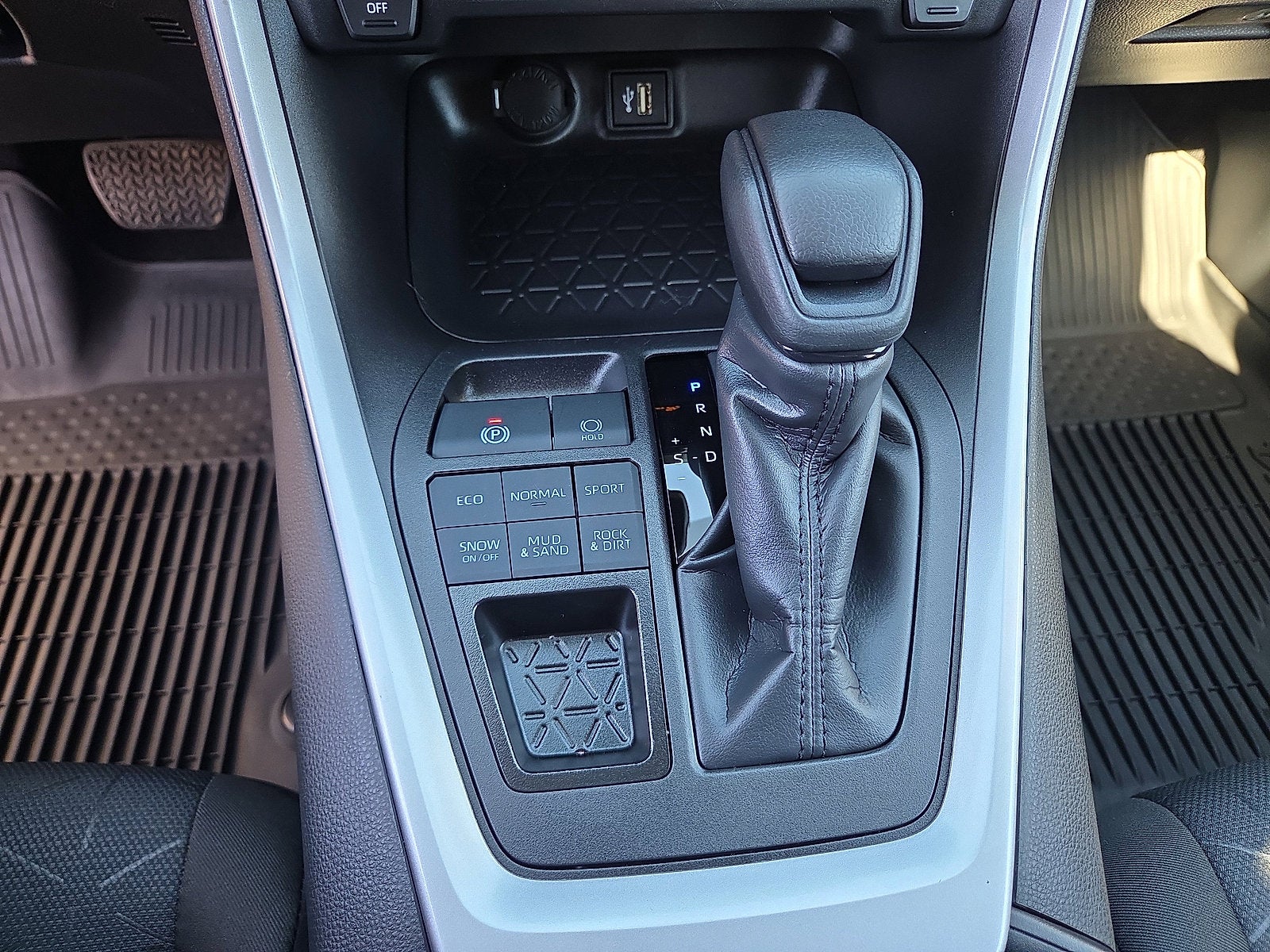 2025 Toyota RAV4 XLE AWD