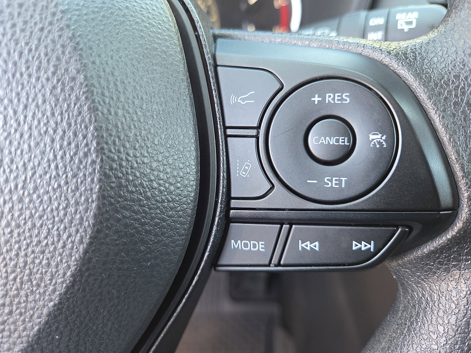 2025 Toyota RAV4 XLE AWD