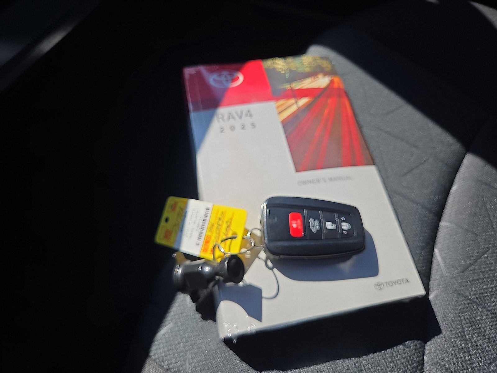 2025 Toyota RAV4 XLE AWD