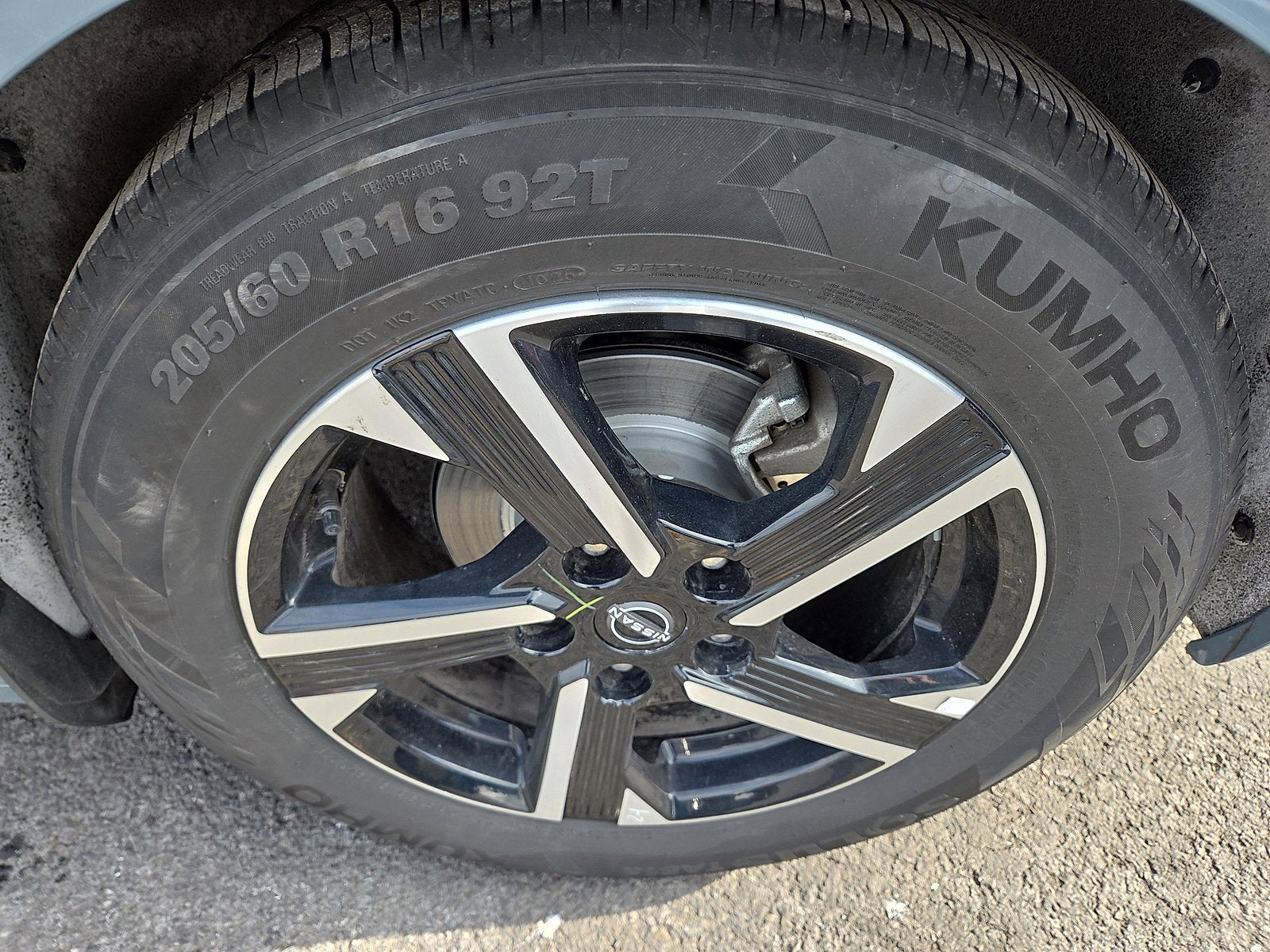 2024 Nissan Sentra SV FWD