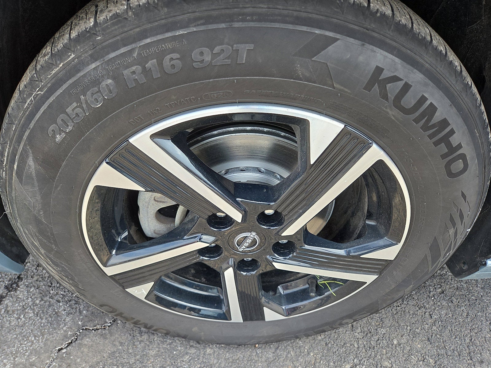 2024 Nissan Sentra SV FWD