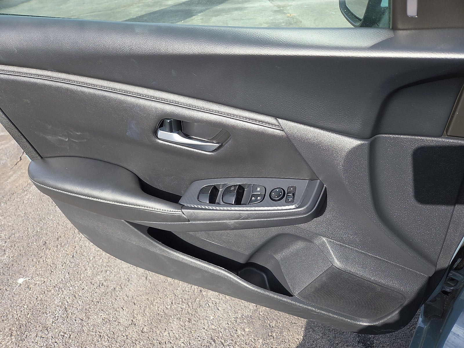 2024 Nissan Sentra SV FWD