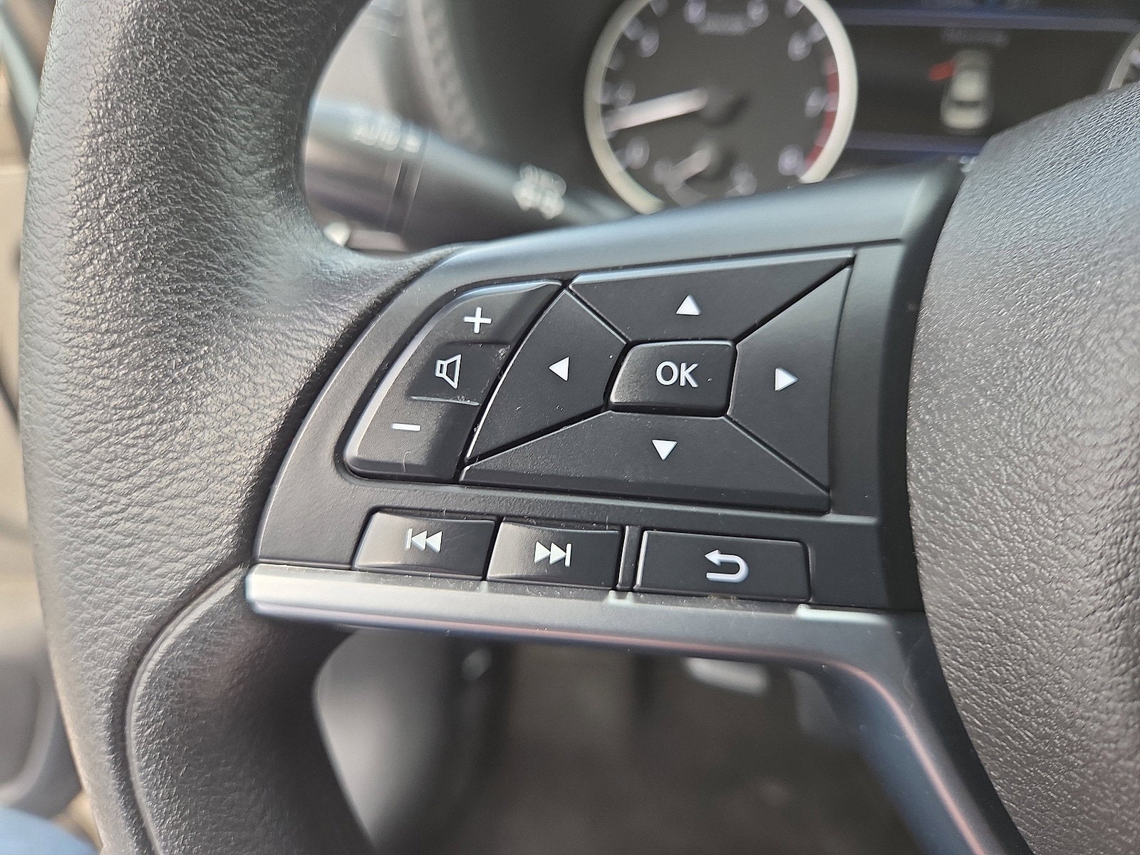 2024 Nissan Sentra SV FWD