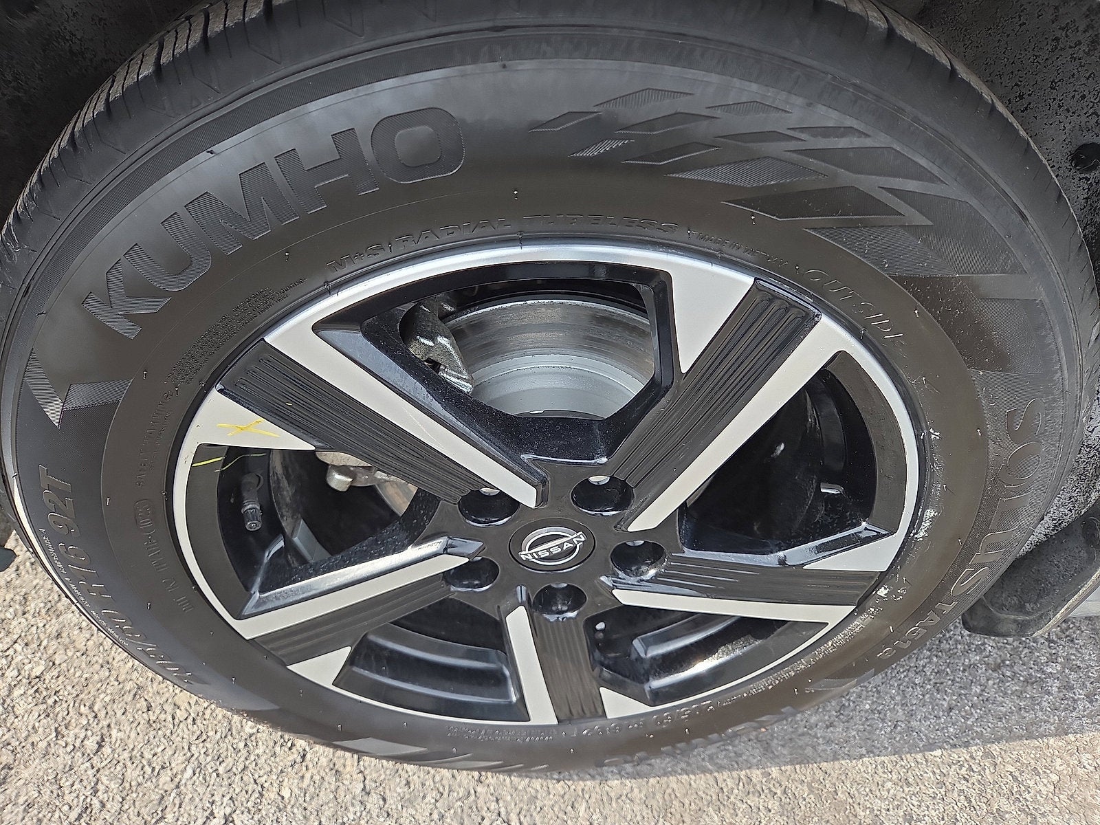 2024 Nissan Sentra SV FWD