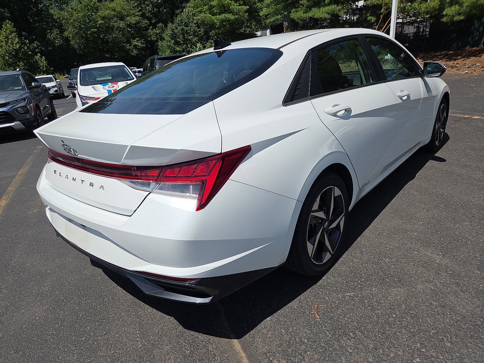 2022 Hyundai Elantra SEL FWD