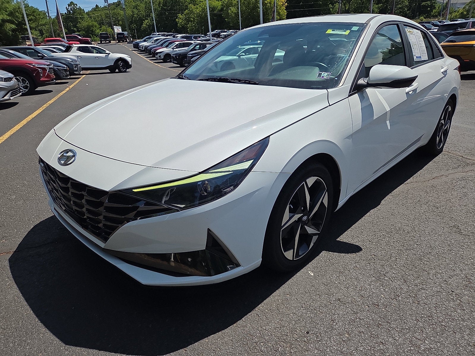 2022 Hyundai Elantra SEL FWD