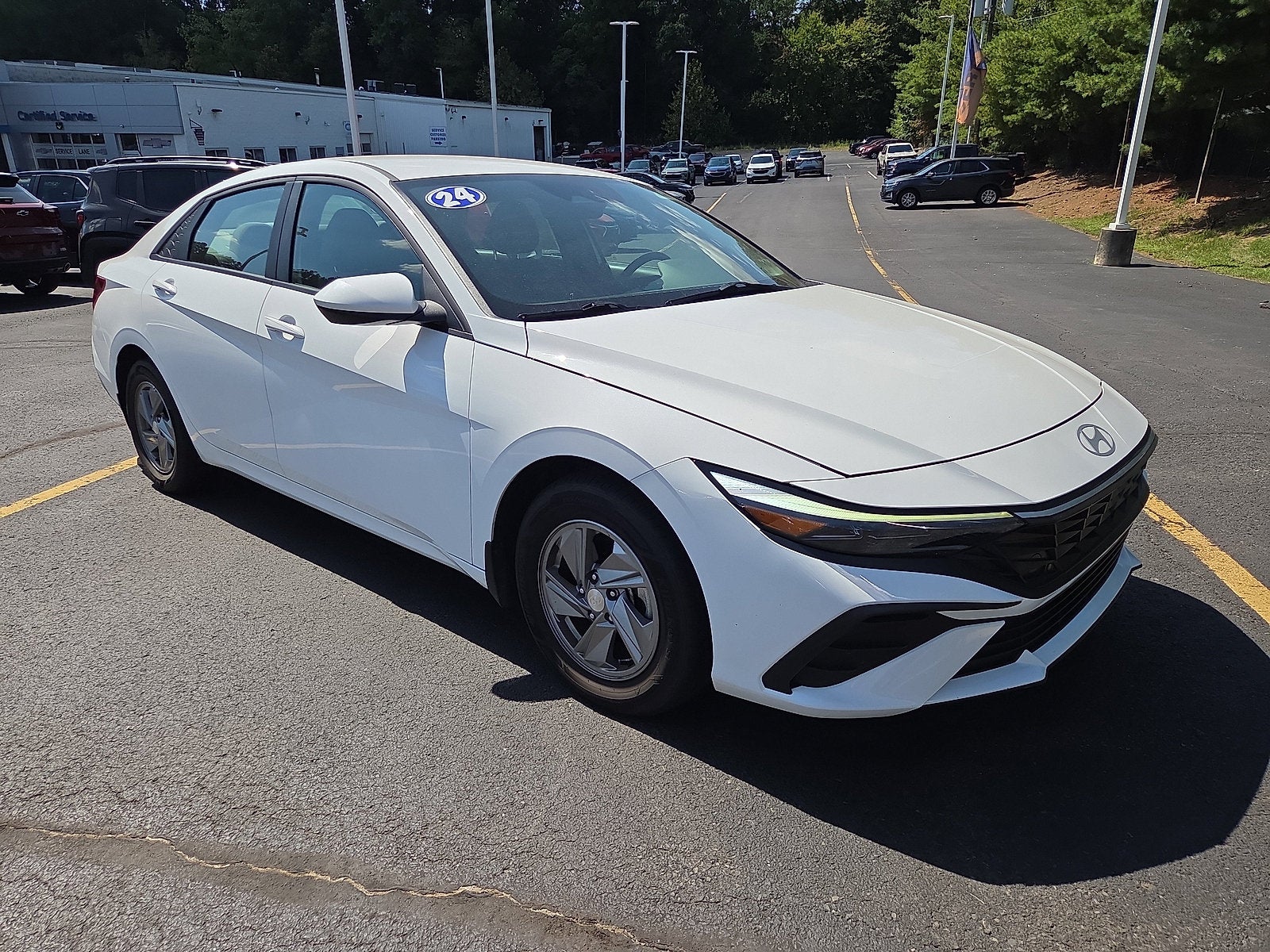 2024 Hyundai Elantra SE FWD