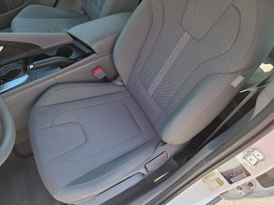 2024 Hyundai Elantra SE FWD