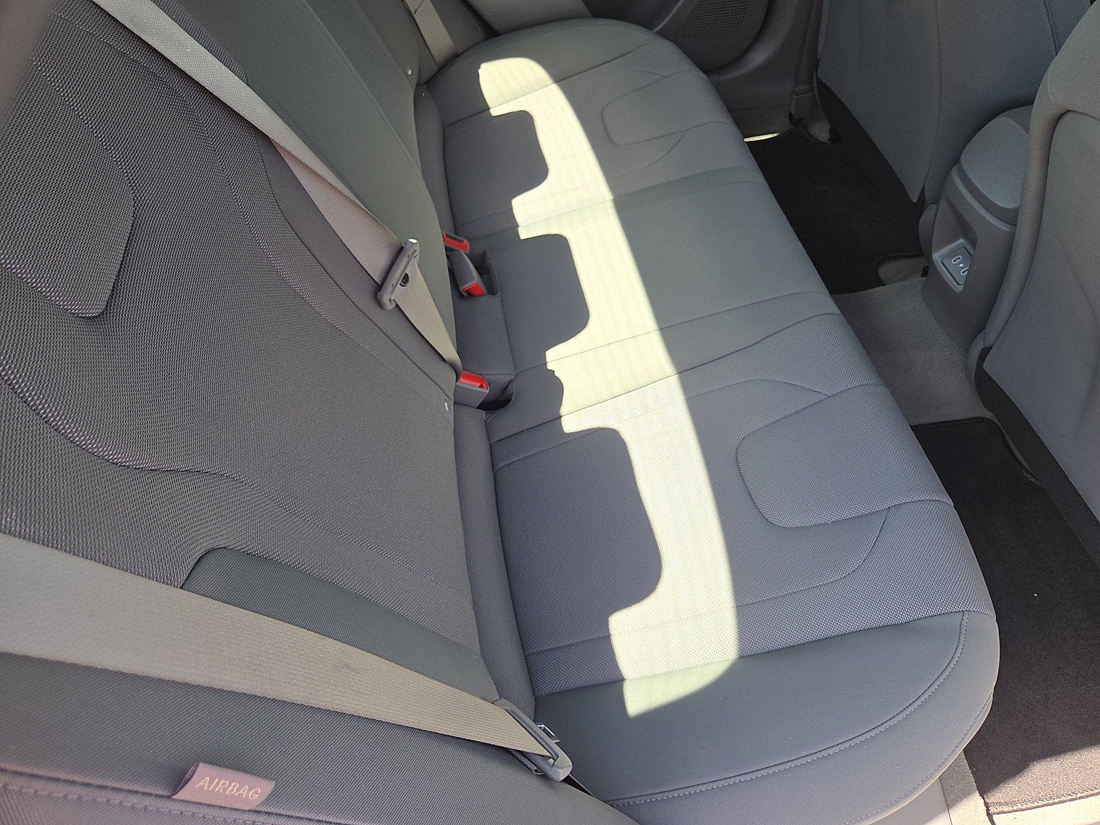 2024 Hyundai Elantra SE FWD